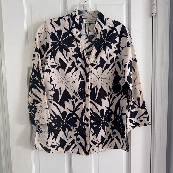 Harve Benard Tops - Harve Benard Women S Linen‎ Blend 3/4 Sleeve Button Up Black White Floral Blouse
